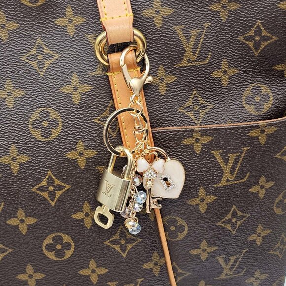 Authentic Louis Vuitton Lock & Key with unbranded Bagcharm, Keycharm, Keychain - Picture 2 of 7